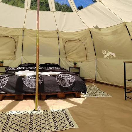 Luna Rock Glamping Brezoi - Blue Scai Exterior photo