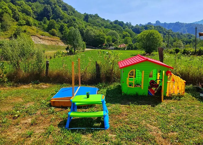 Luna Rock Glamping Brezoi - Blue Scai