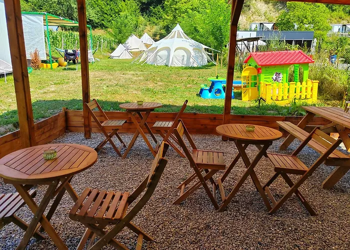 Luna Rock Glamping Brezoi - Blue Scai