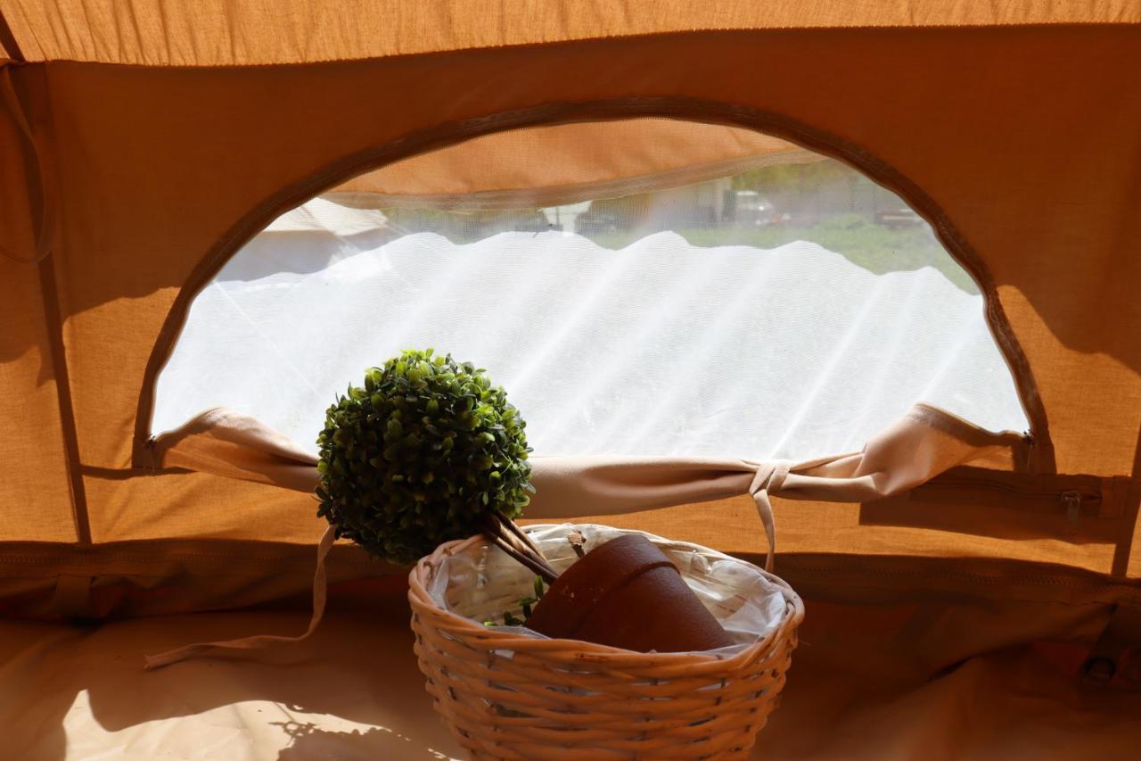 Luna Rock Glamping - Blue Scai